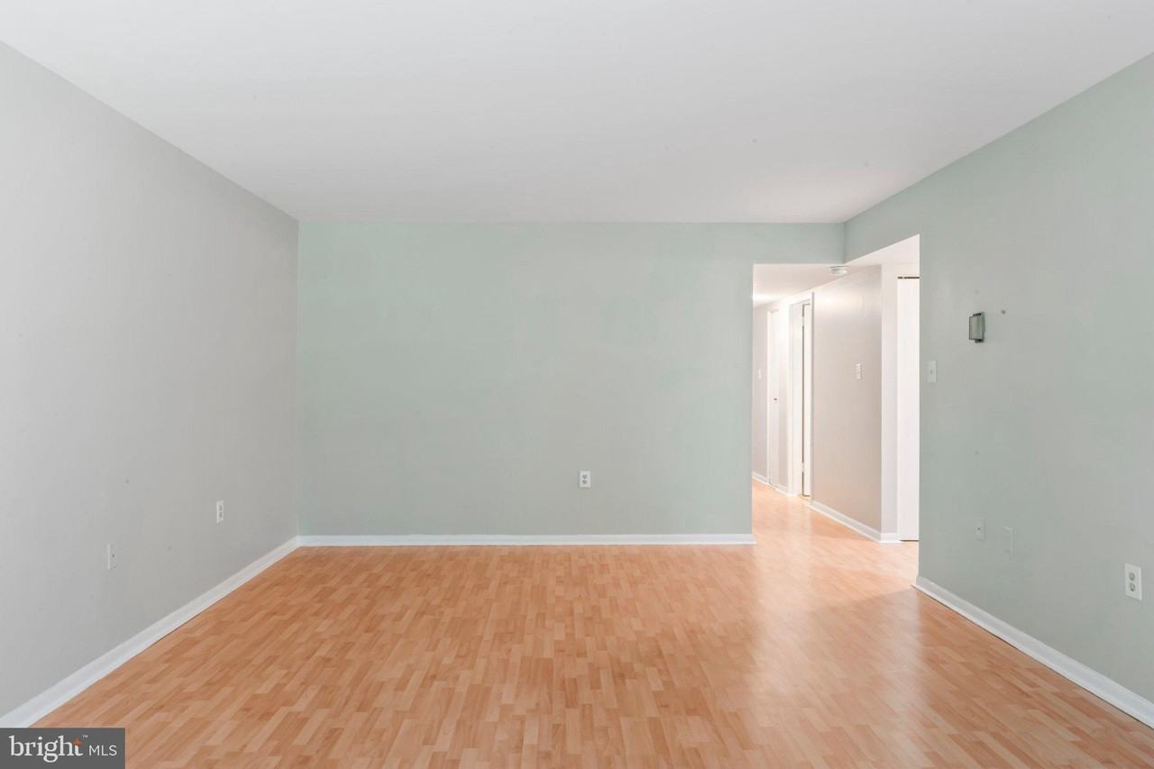 1422 Northgate Sq #12B - Photo 3 of 50