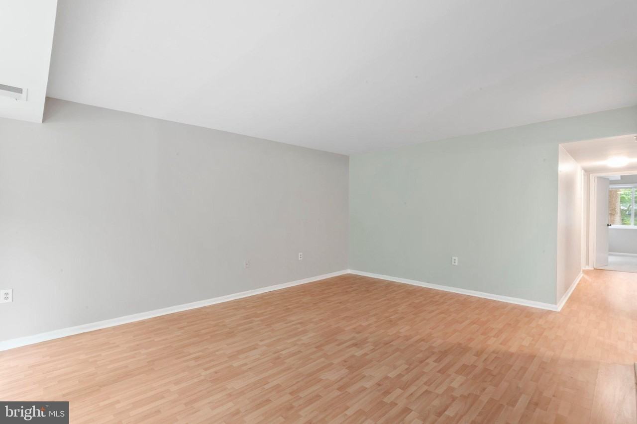 1422 Northgate Sq #12B - Photo 4 of 50