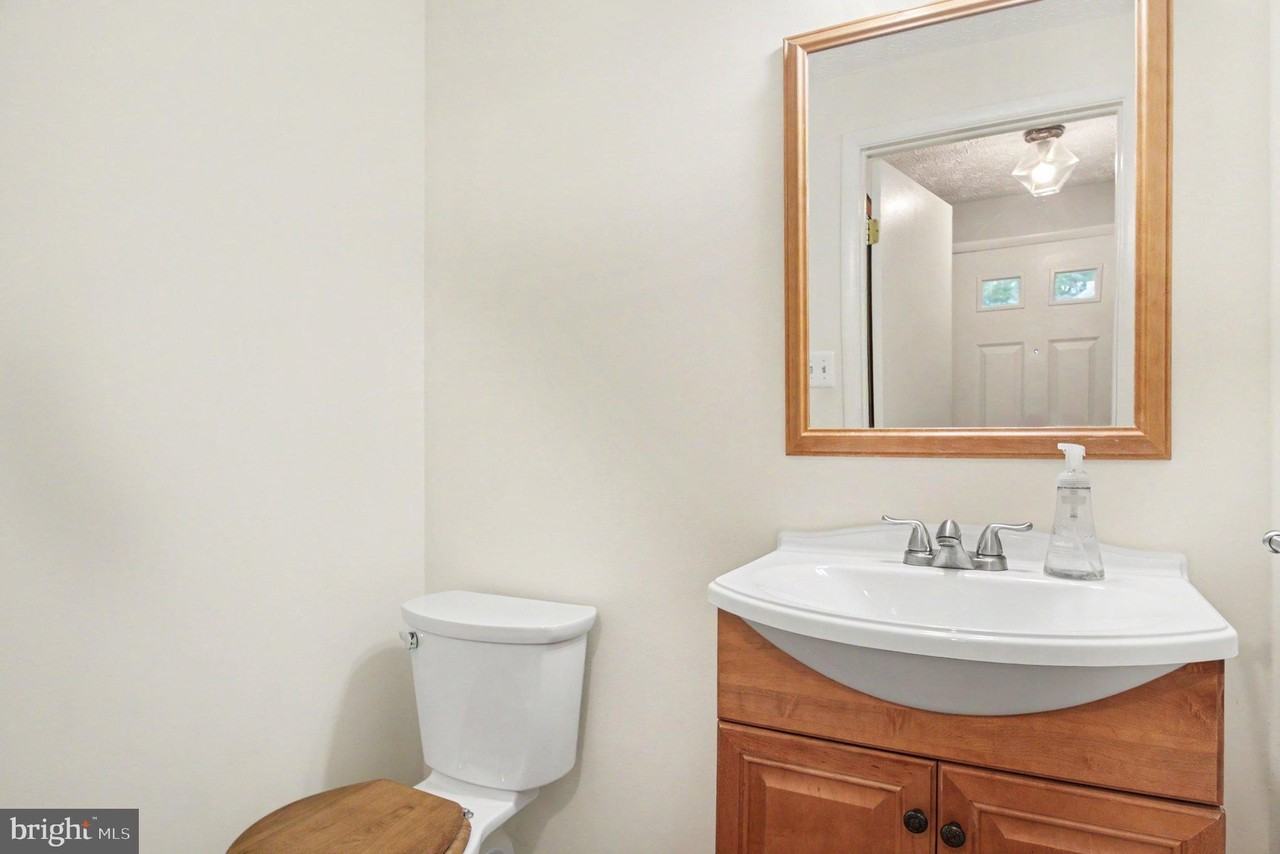 11510 Underoak Ct - Photo 7 of 26