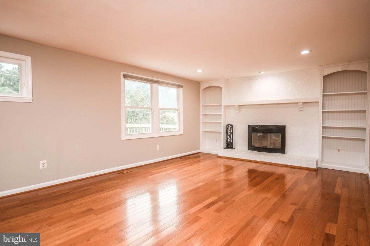 9627 Locust Hill Dr - Photo 6 of 50