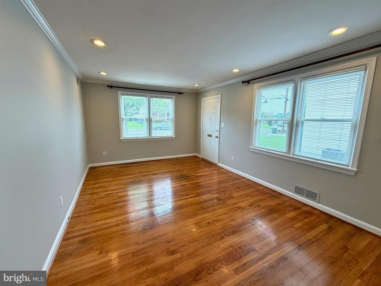 6825 Westmoreland Rd - Photo 5 of 21