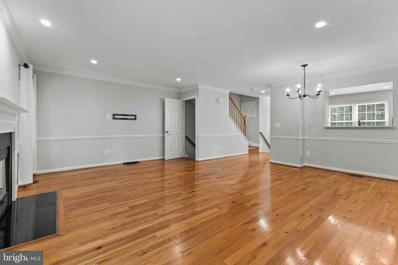 106 Hackley Ct - Photo 6 of 29