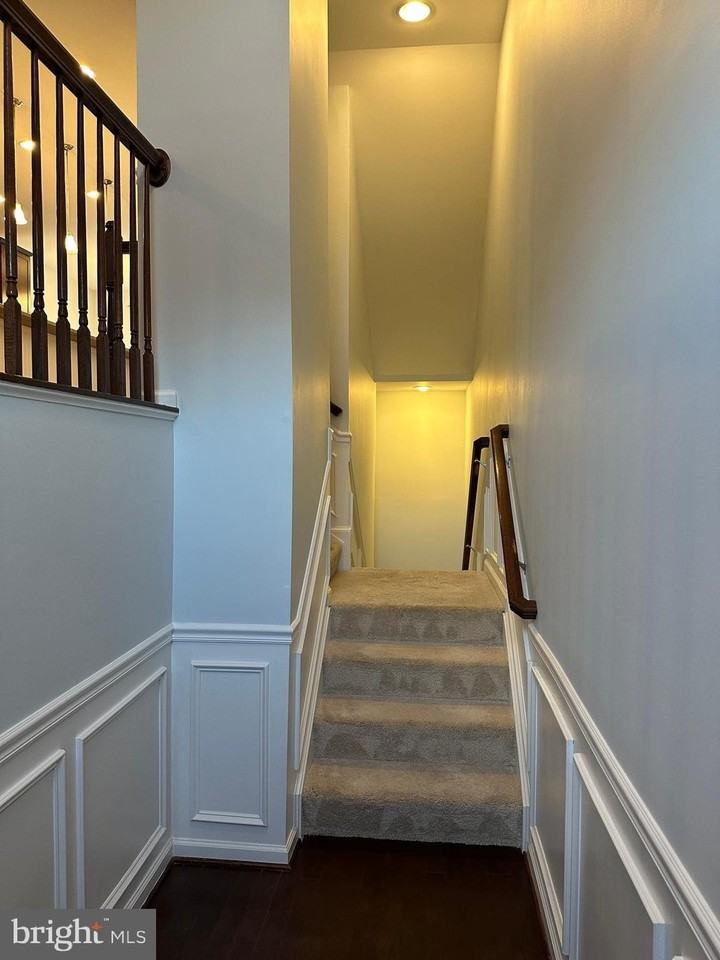 9075 Alexander Way - Photo 5 of 50