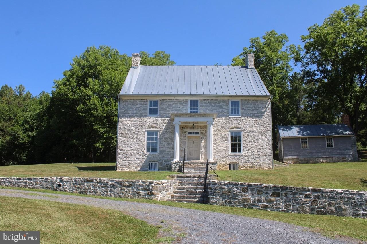 242 Fort Bowman Rd - Photo 2 of 39