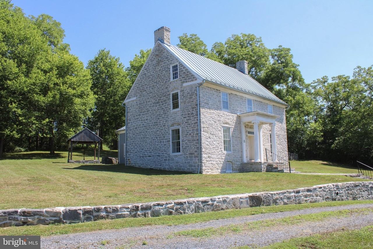 242 Fort Bowman Rd - Photo 3 of 39