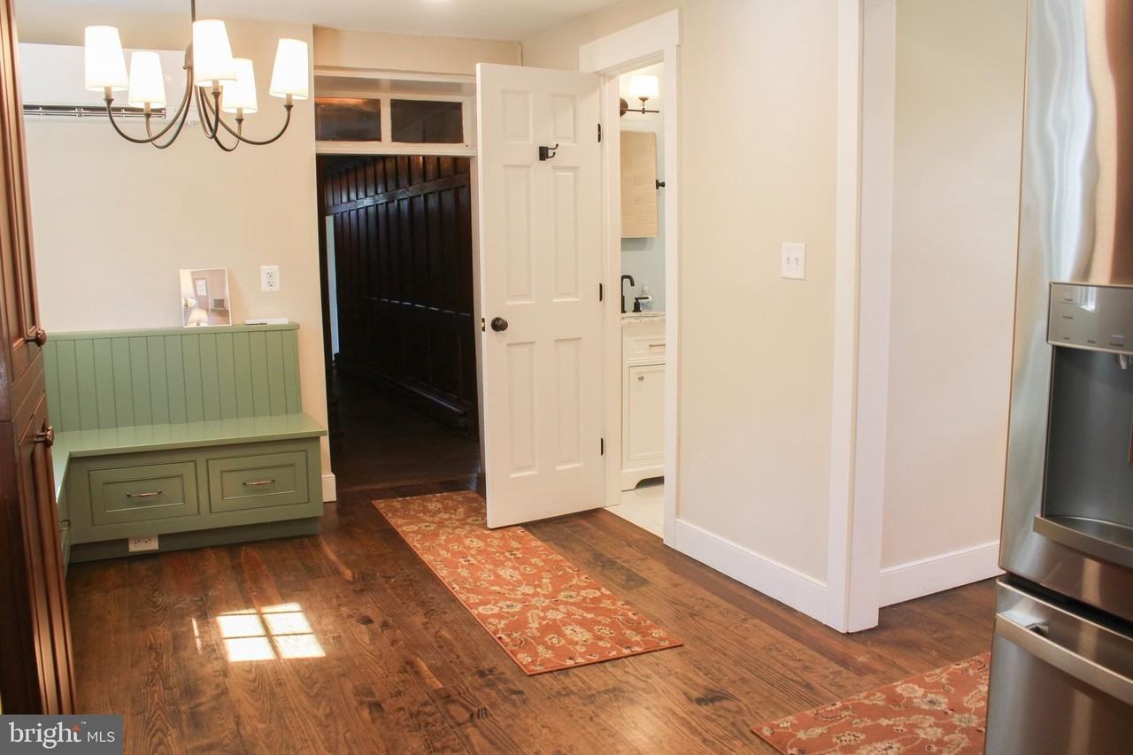 242 Fort Bowman Rd - Photo 6 of 39