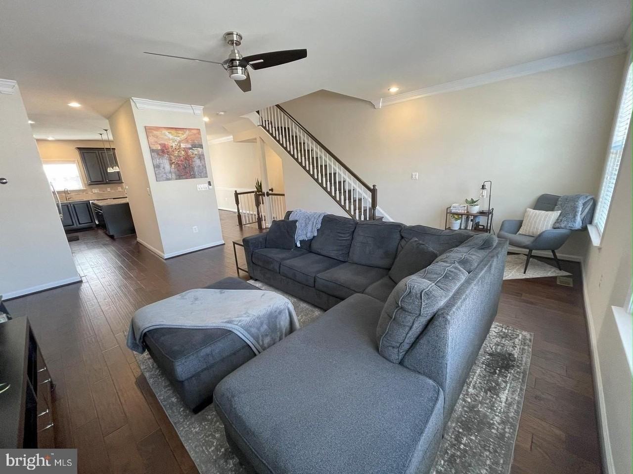 706 Bunker Ln - Photo 3 of 30