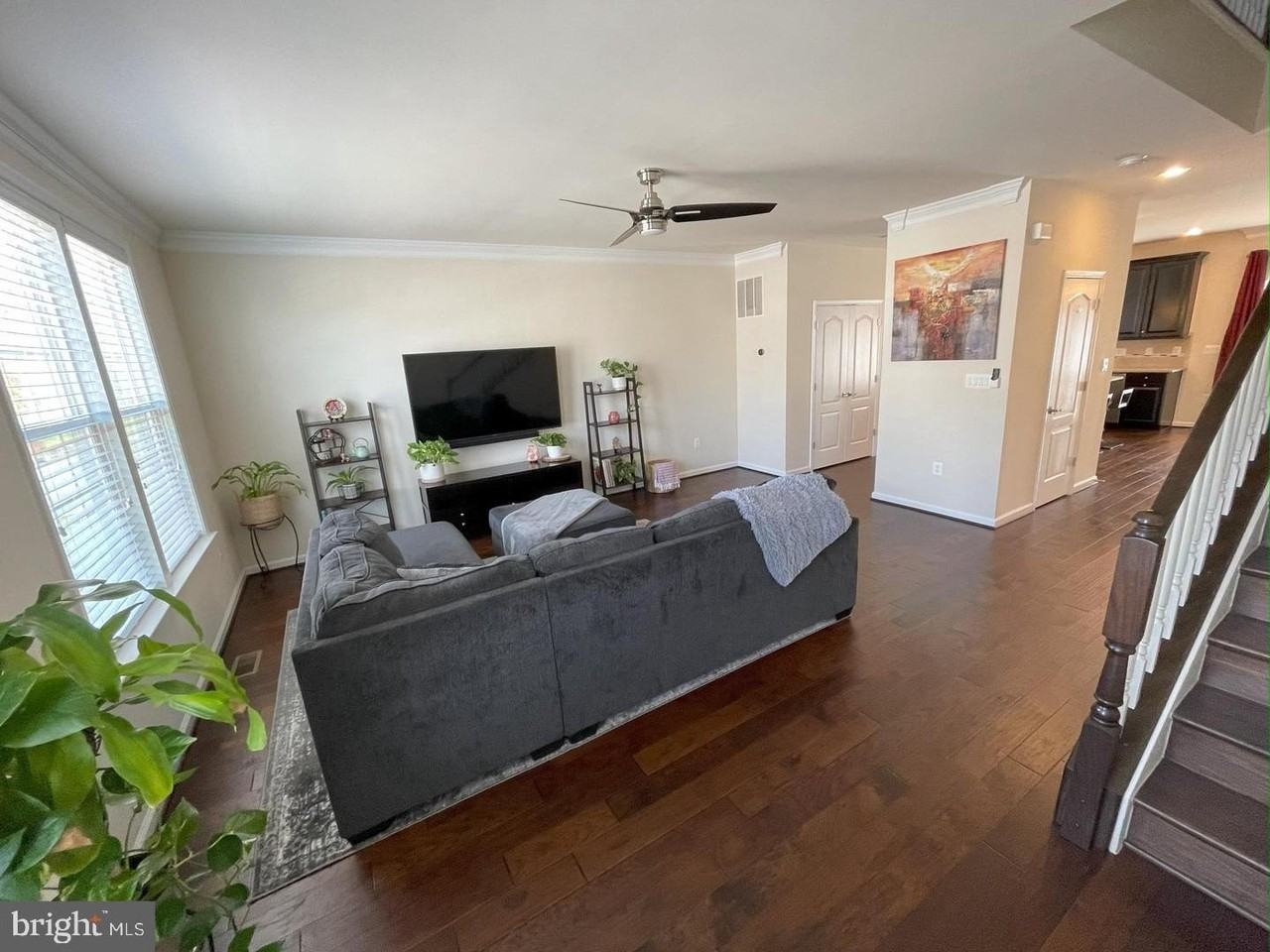 706 Bunker Ln - Photo 4 of 30