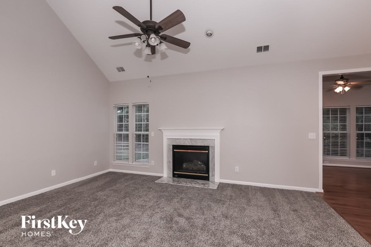 3005 Linstead Dr - Photo 2 of 15