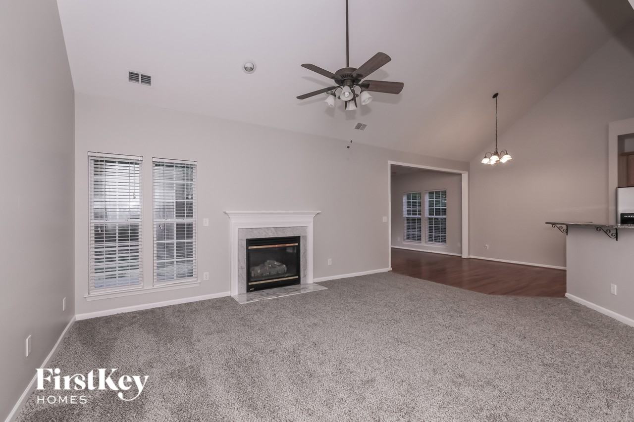 3005 Linstead Dr - Photo 3 of 15