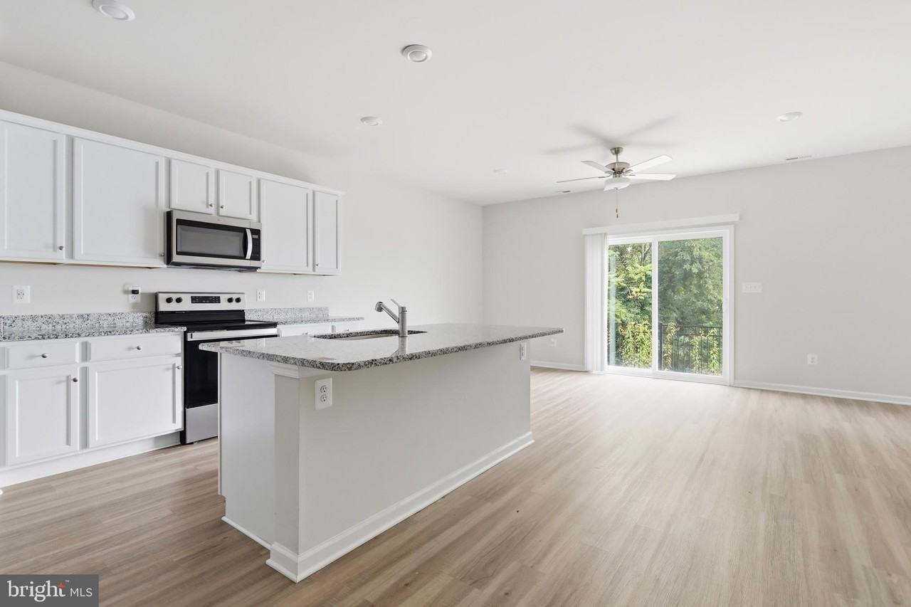 112 Paddington St - Photo 4 of 40