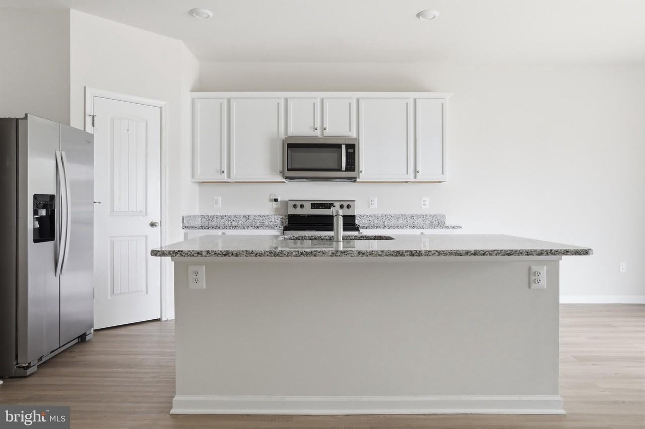 112 Paddington St - Photo 5 of 40