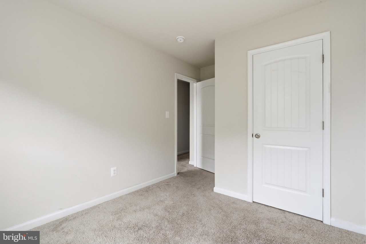 112 Paddington St - Photo 6 of 40