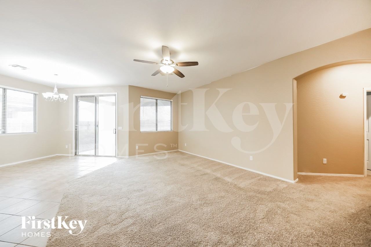188 S 154th Ln - Photo 5 of 15