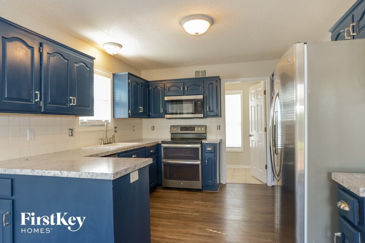 720 Ne 107th St - Photo 6 of 15