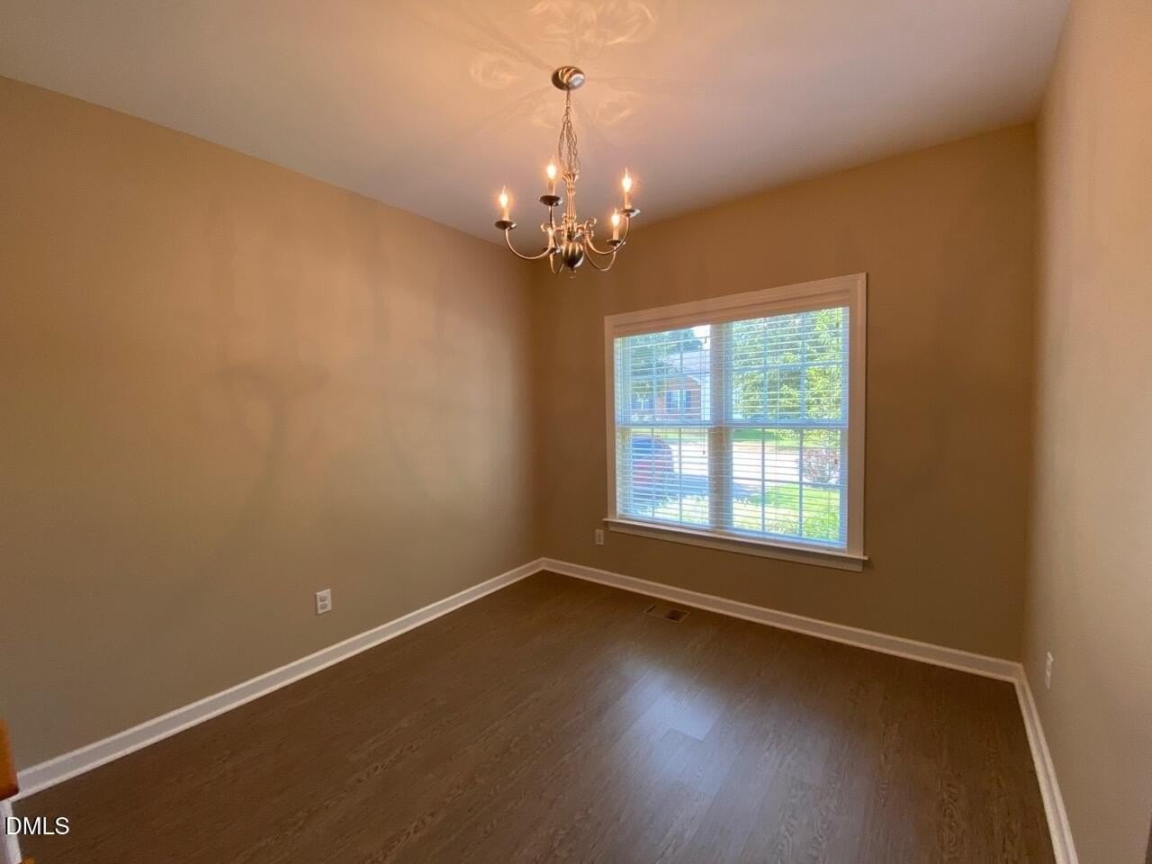 305 Amaryllis Way - Photo 7 of 21