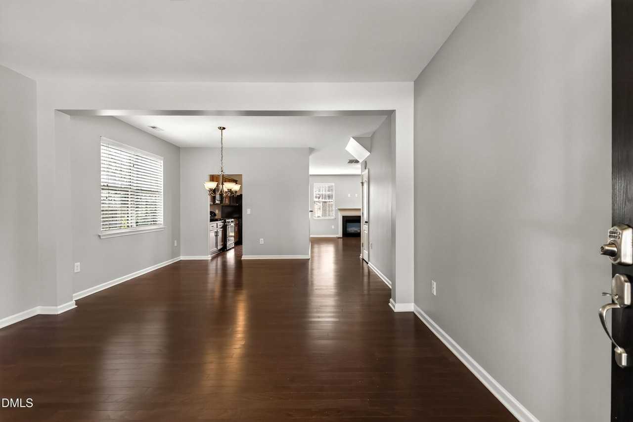 614 Rose Laurel Ct - Photo 4 of 39