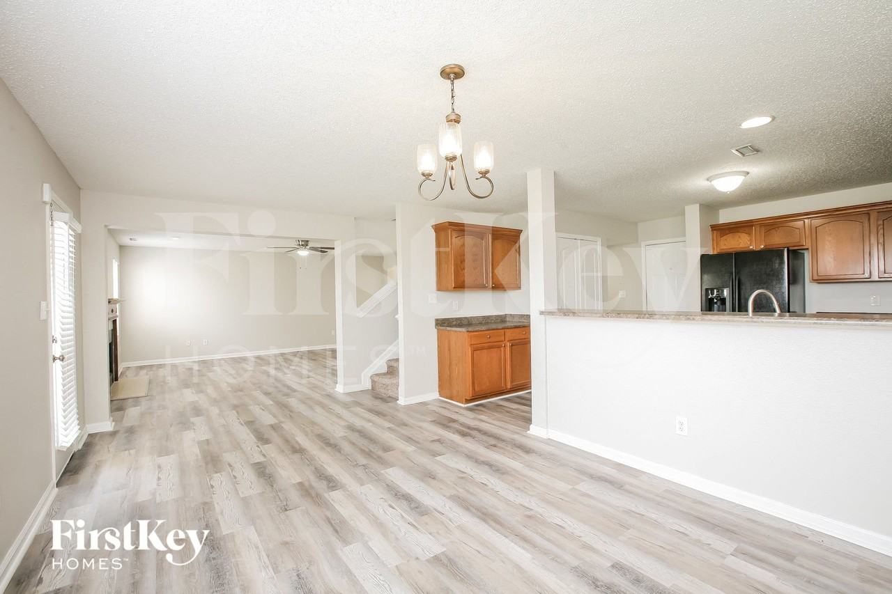 12509 Wolf Run Rd - Photo 5 of 15