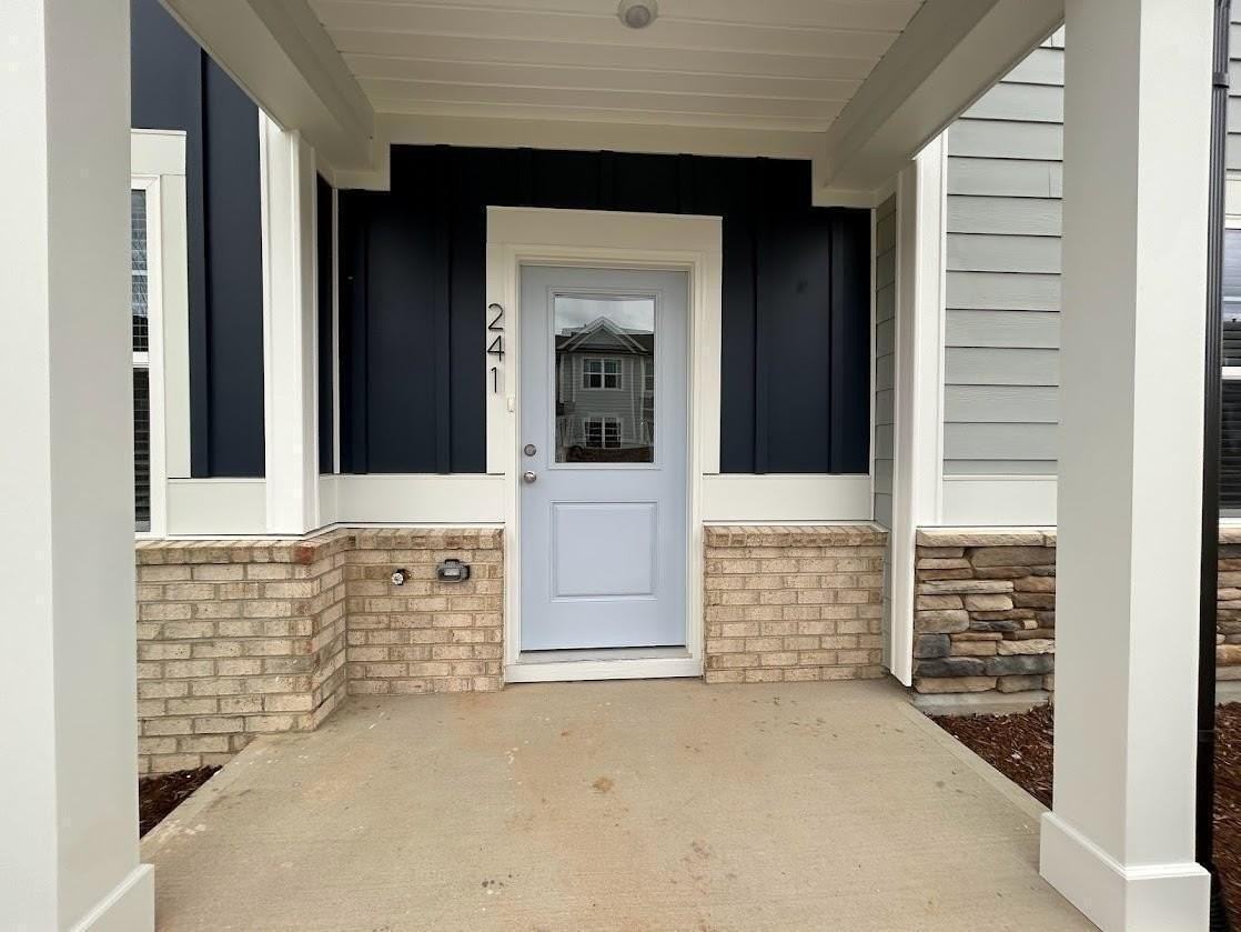 241 Ribbon Rail St - Photo 5 of 37