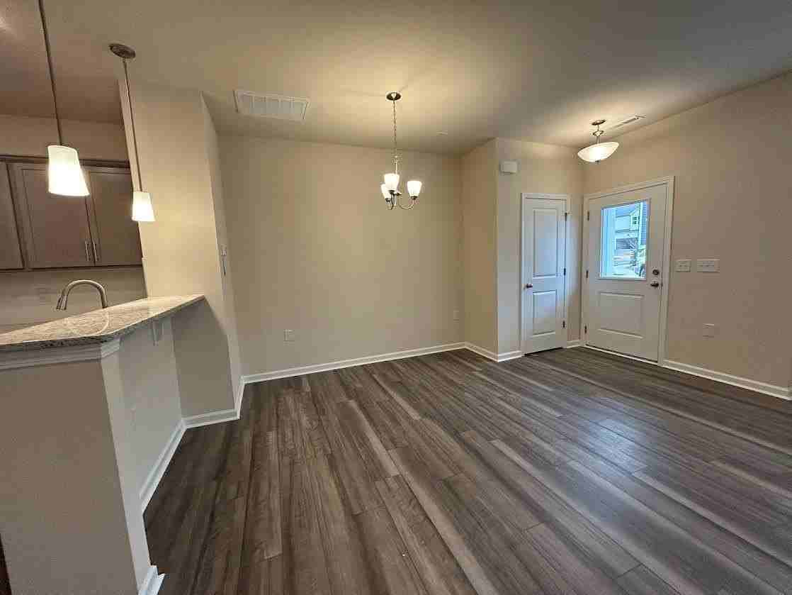 241 Ribbon Rail St - Photo 6 of 37