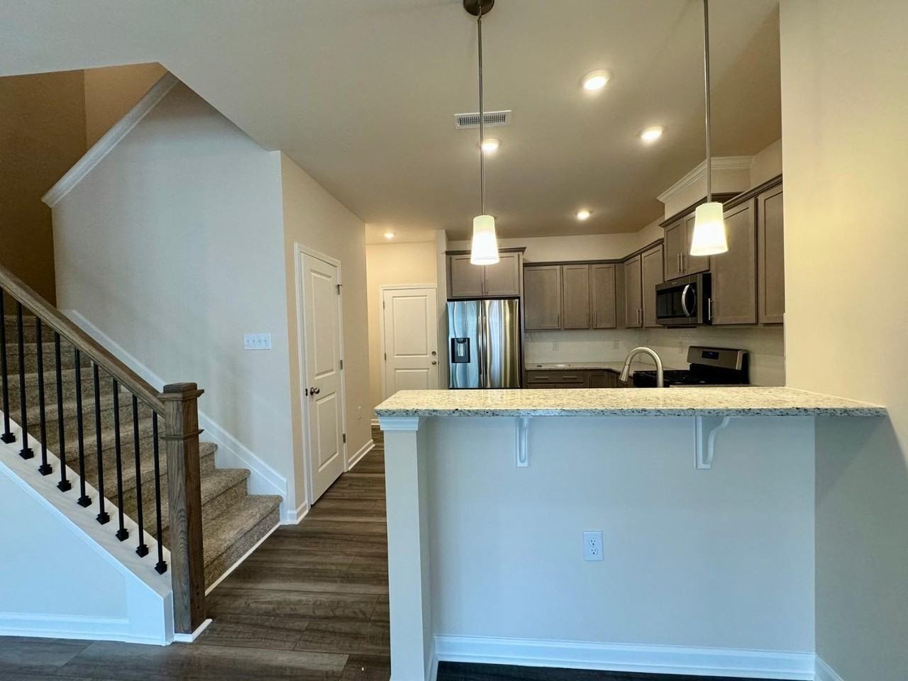 241 Ribbon Rail St - Photo 7 of 37