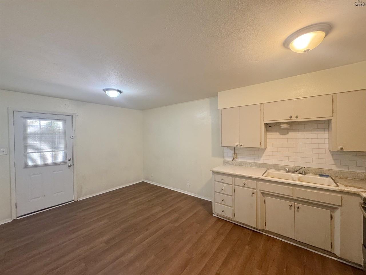 2316 Buchanan St #1 - Photo 6 of 9