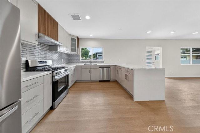 2327 N Naomi St - Photo 3 of 8