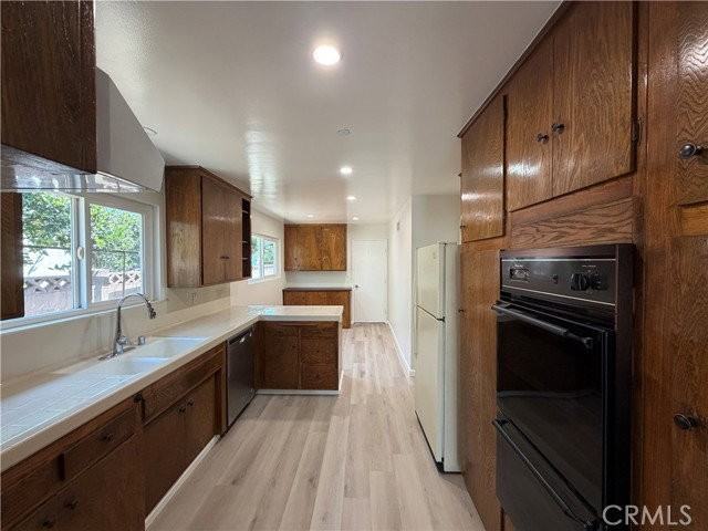 6621 Whitman Ave - Photo 7 of 8