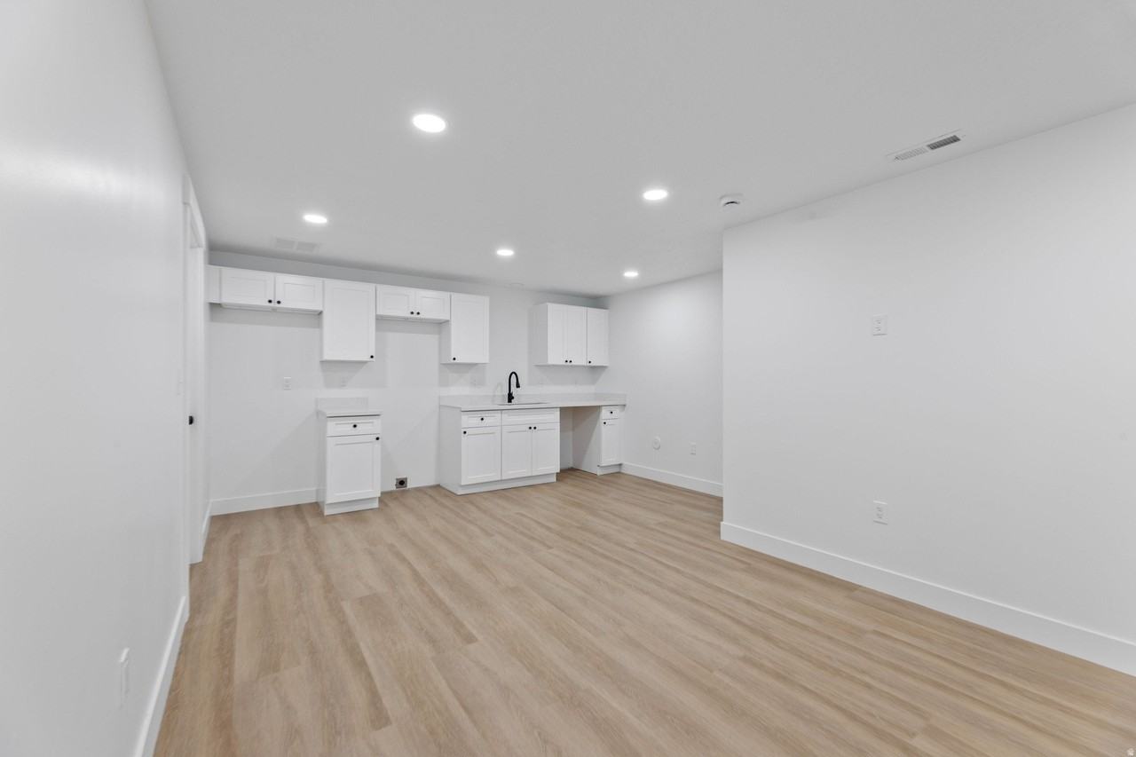 1475 W Skyline Dr - Photo 7 of 17