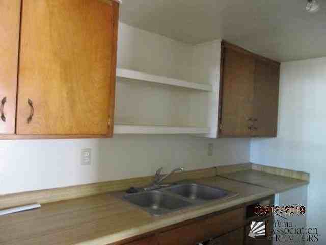 2888 S 1st Ave #B - Photo 4 of 13