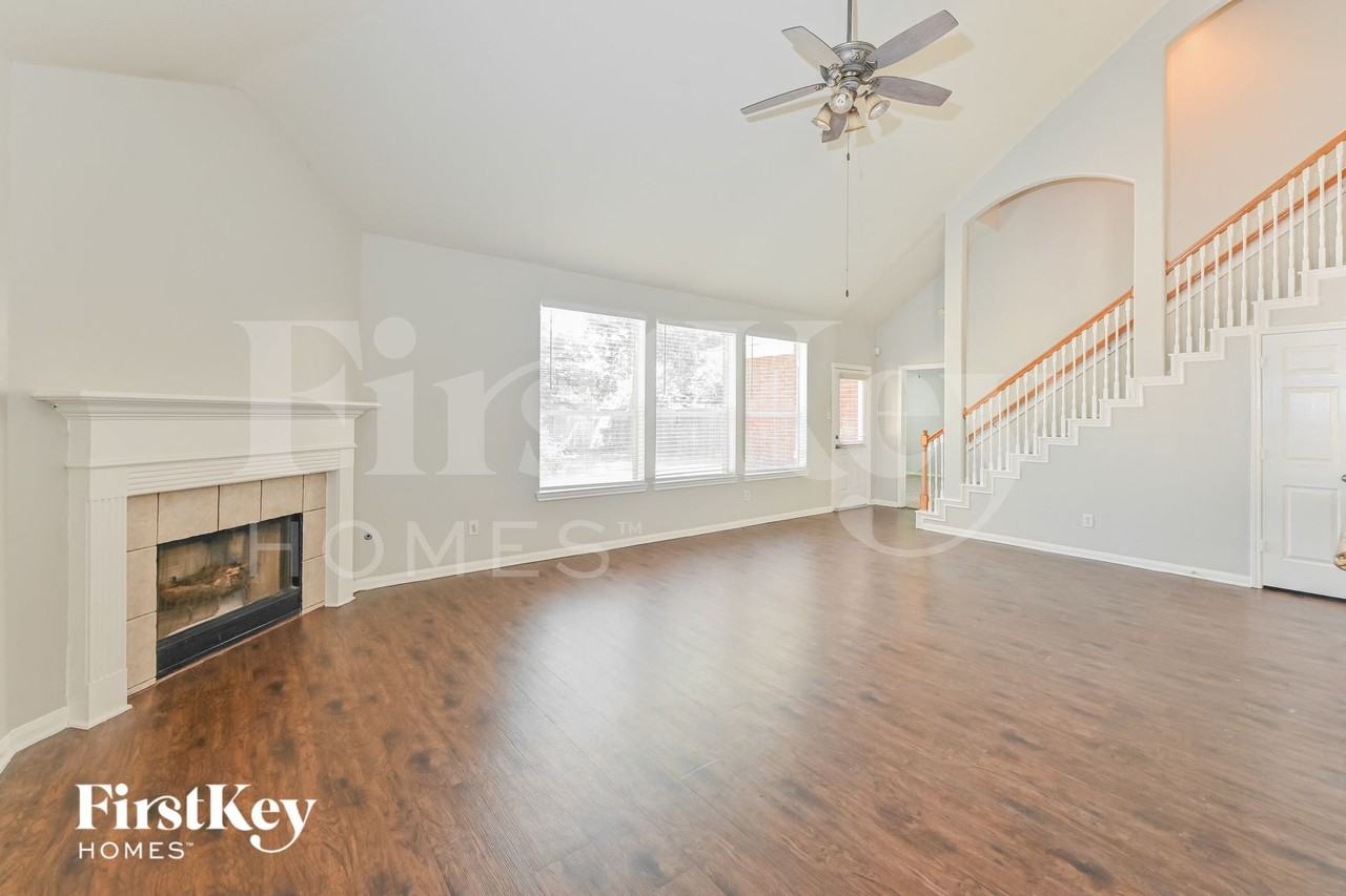 20314 Umber Oak Ct - Photo 2 of 16