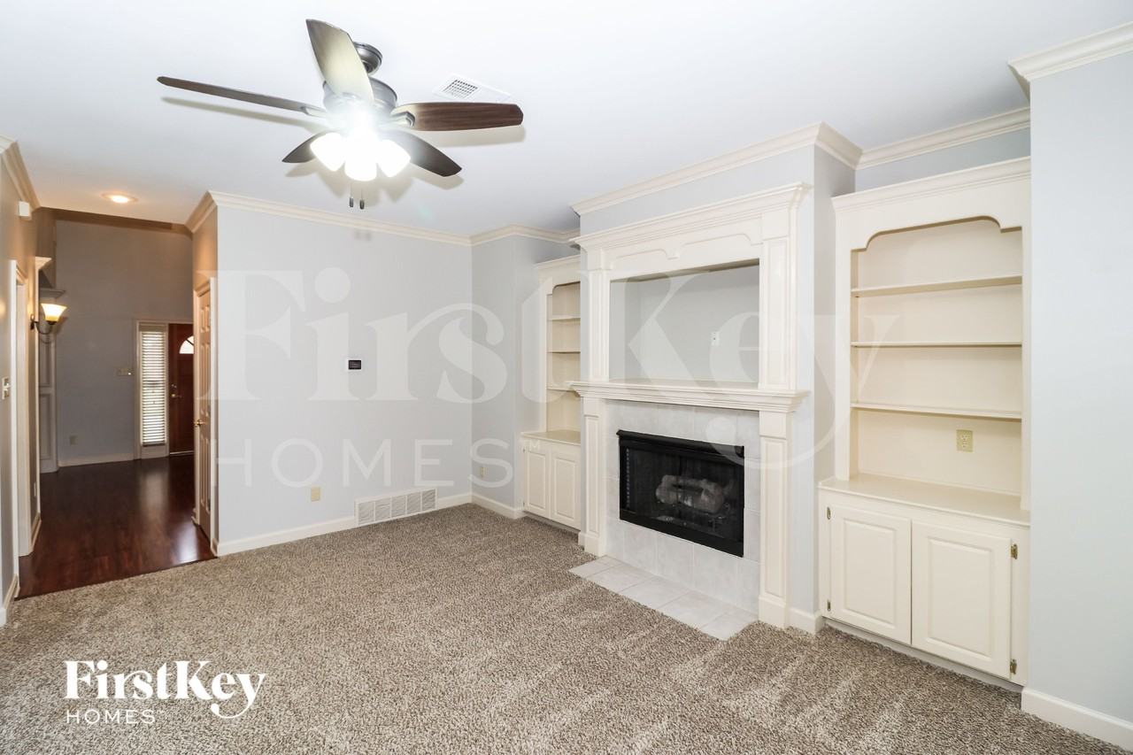 1311 Rain Hollow Cir W - Photo 4 of 15