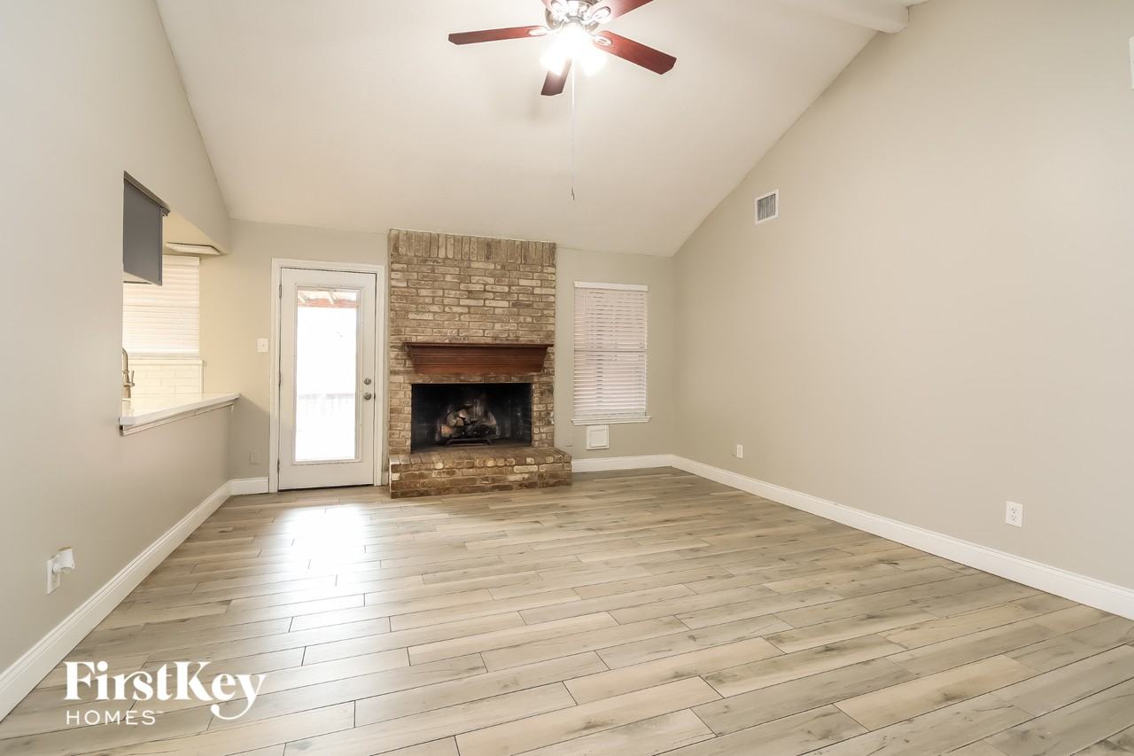 10134 Sagemark Dr - Photo 2 of 15
