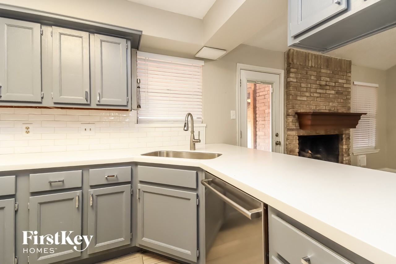 10134 Sagemark Dr - Photo 5 of 15