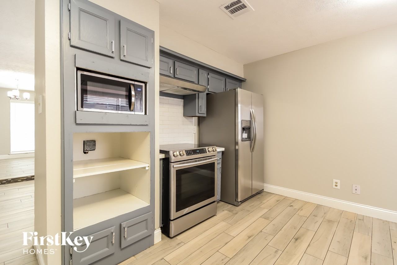 10134 Sagemark Dr - Photo 6 of 15