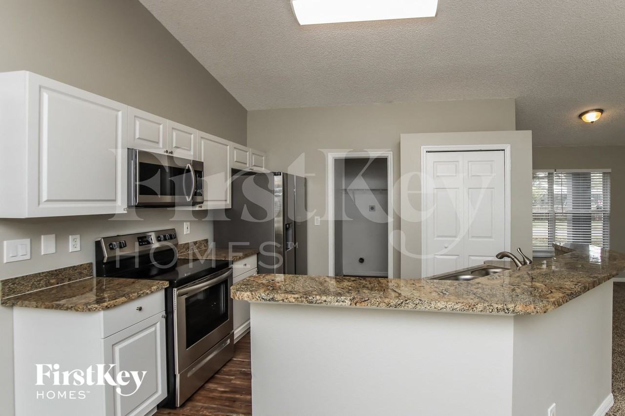 2750 Felix Rd Se - Photo 6 of 15
