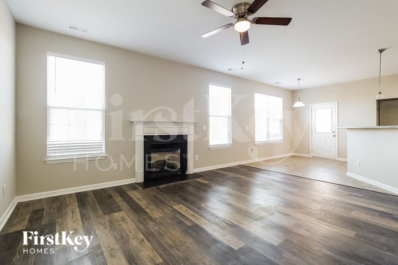 1400 Chimney Ridge Dr - Photo 3 of 15