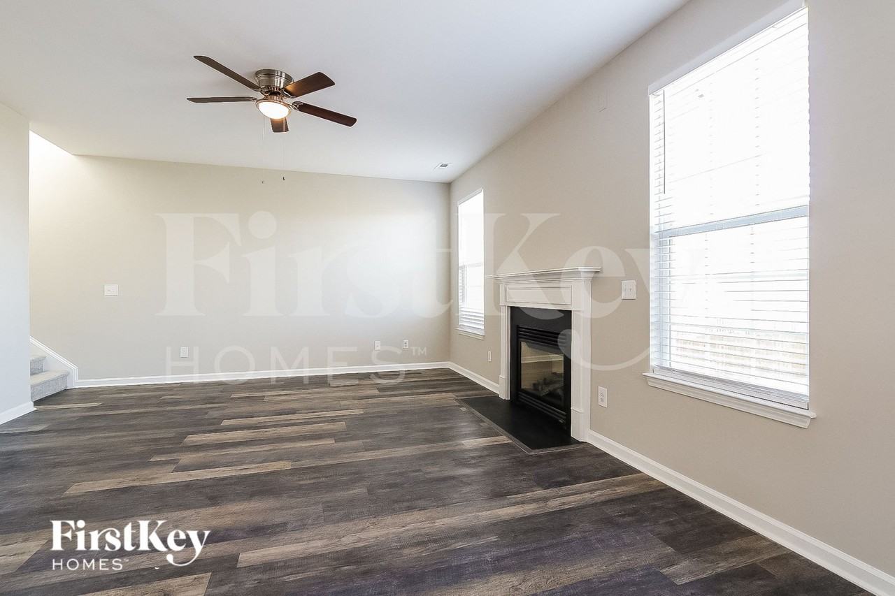 1400 Chimney Ridge Dr - Photo 4 of 15