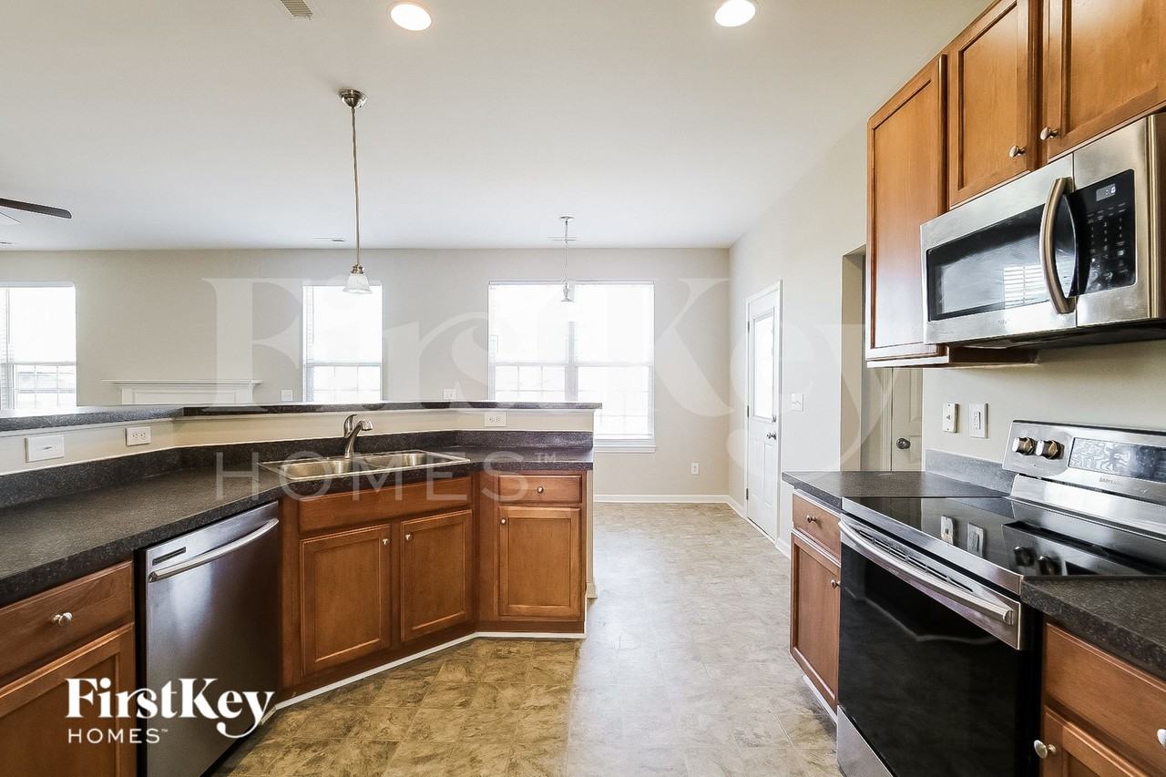 1400 Chimney Ridge Dr - Photo 5 of 15