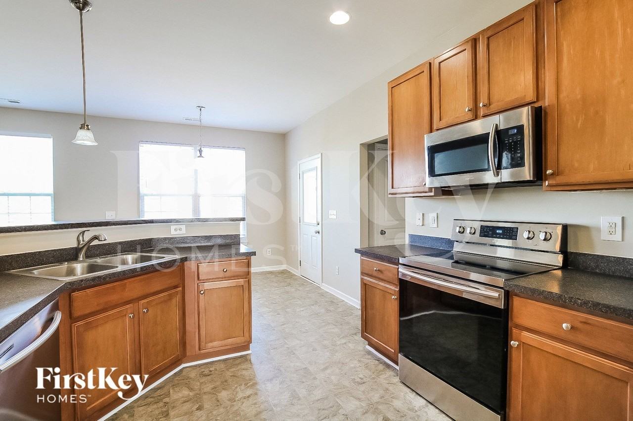 1400 Chimney Ridge Dr - Photo 6 of 15