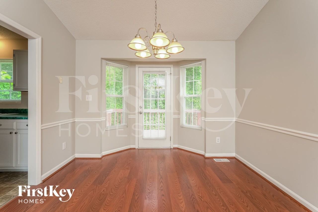 514 Three Oaks Dr - Photo 5 of 16