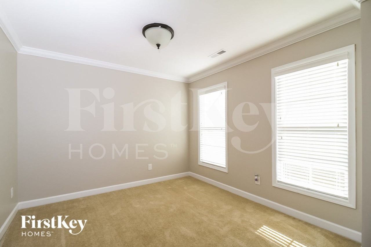 1647 Crestlawn Trl - Photo 7 of 15