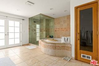 8020 Zeus Dr - Photo 4 of 8