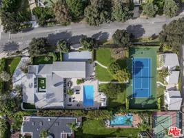 featured image of 624 N Beverly Dr