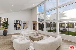624 N Beverly Dr - Photo 3 of 8