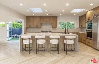 624 N Beverly Dr - Photo 7 of 8