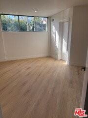 223 S Lasky Dr - Photo 4 of 7