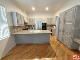 1808 Franklin Canyon Dr - Photo 4 of 8