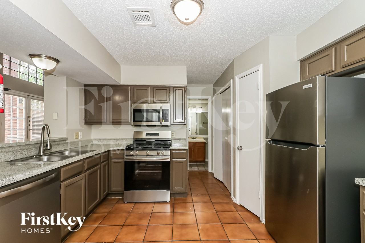 8603 Kinghaven St - Photo 7 of 19