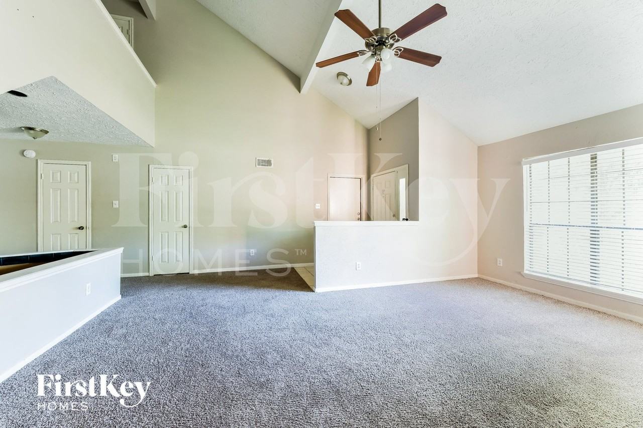 8511 Stagewood Dr - Photo 4 of 15